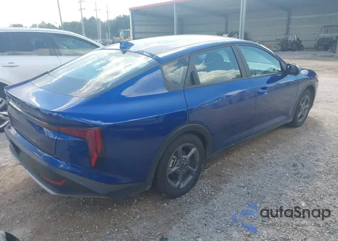 2025 Kia K4 Lxs z USA, uszkodzony, nr VIN 3KPFT4DE1SE014224